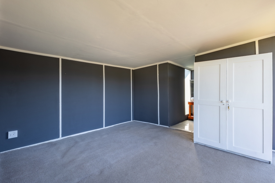 To Let 6 Bedroom Property for Rent in Harkerville A H Western Cape